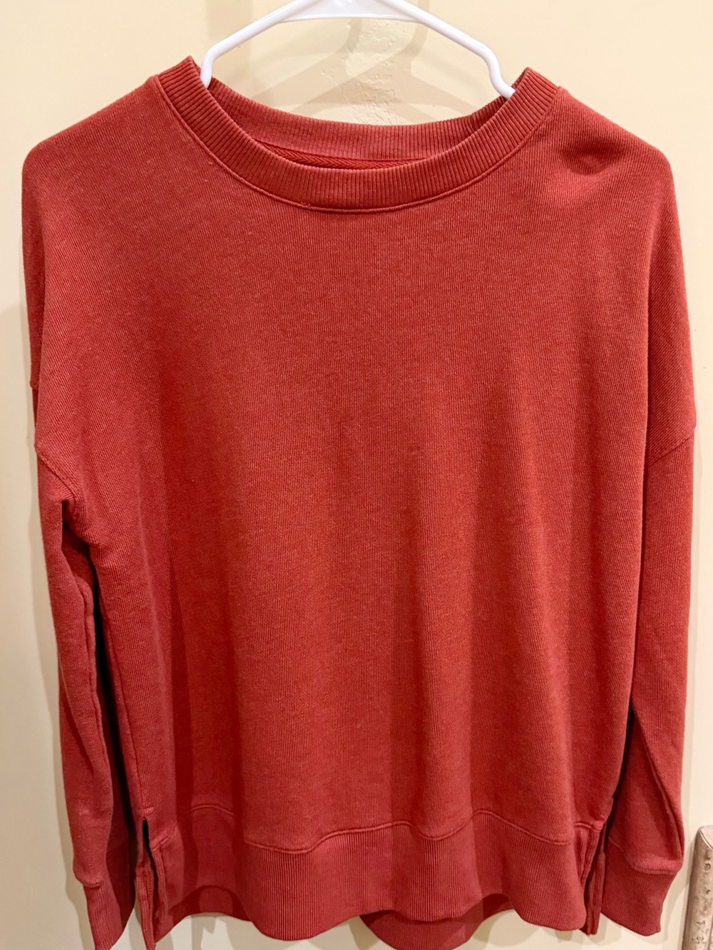Time and Tru Rust Red Women's Crewneck Sweatshirt